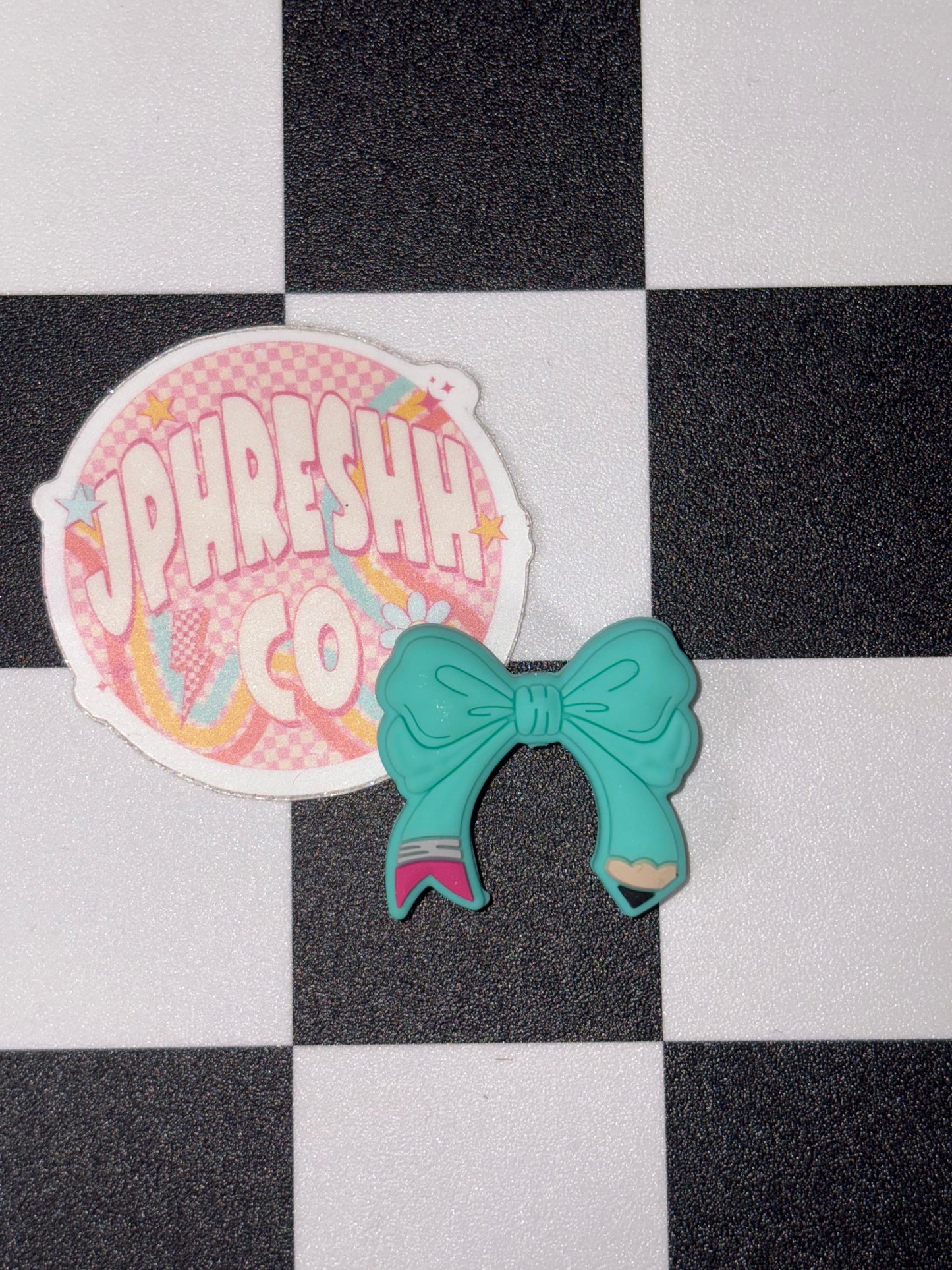 Pencil Bow Focal