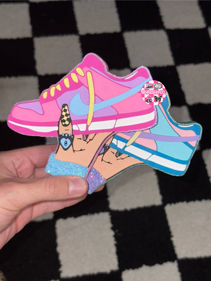Swoosh Shoe W/ Hand